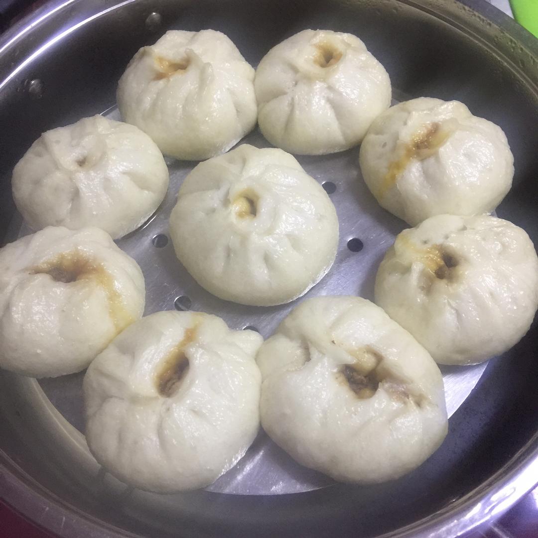 鲜美多汁的洋葱牛肉包子