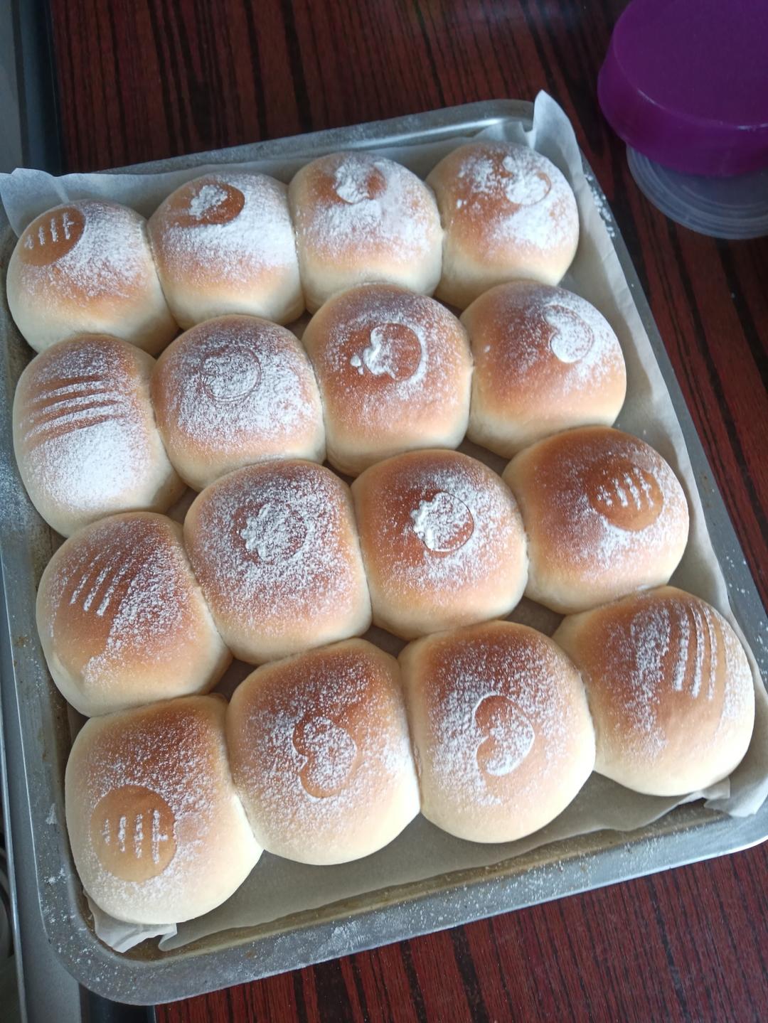 超软的酸奶小餐包