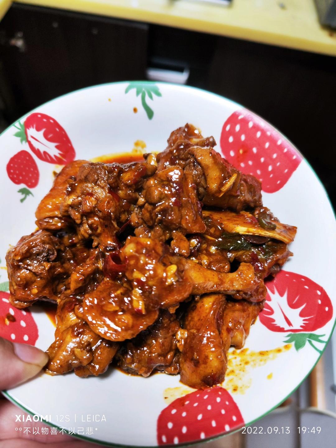 传统正宗的啤酒鸭配方和做法，鲜嫩香浓，只需炒千万不要焯水