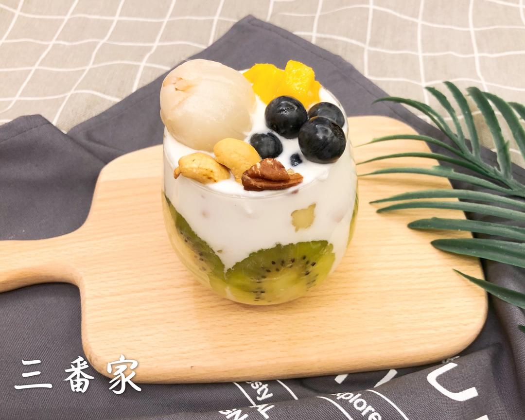 水果酸奶杯的做法