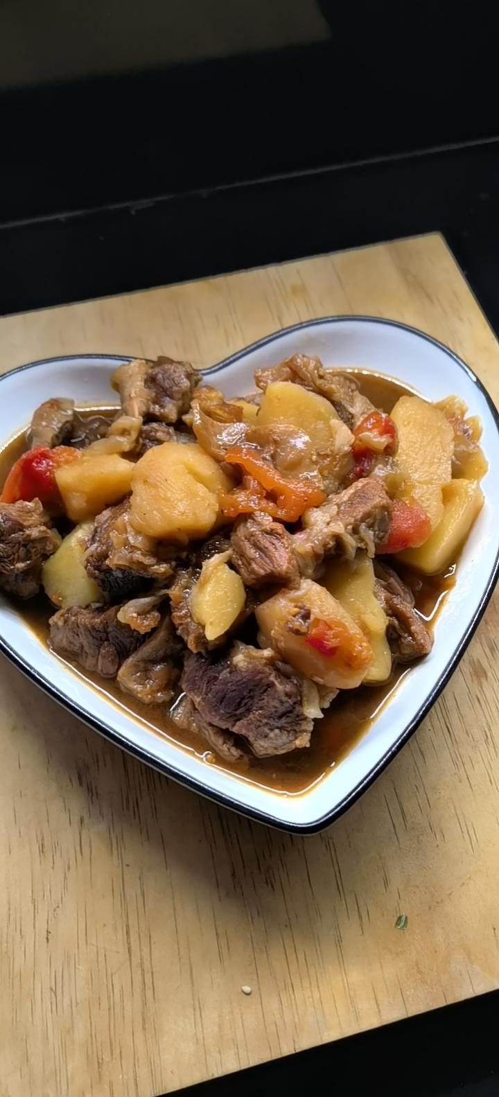 香喷喷炖牛腩