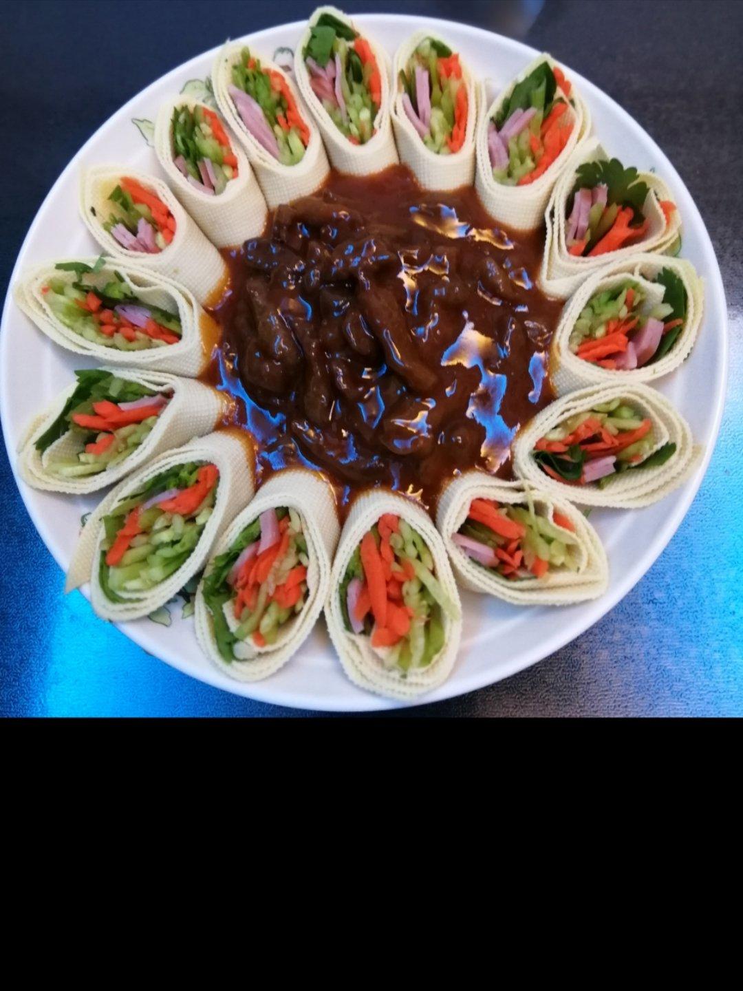 年夜饭&高颜值的【京酱肉丝千张蔬菜卷】