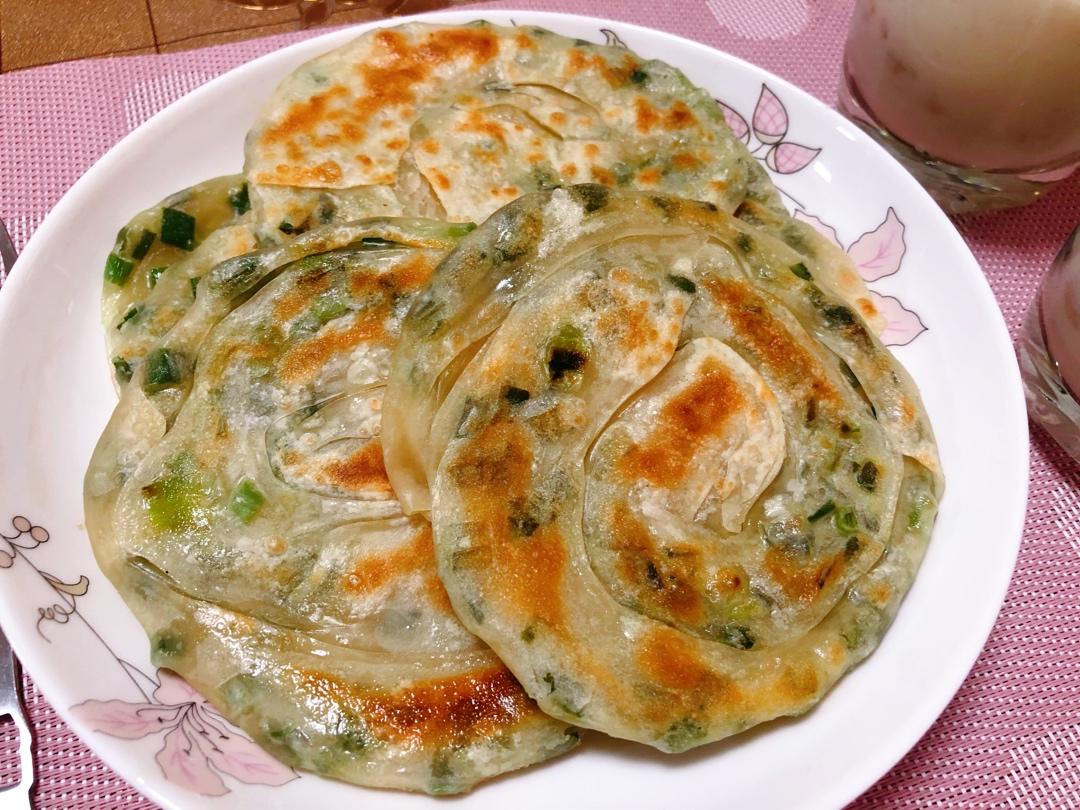 【饺子皮葱油饼】