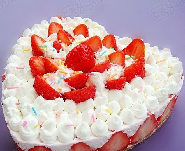 DIY奶油草莓蛋糕的做法