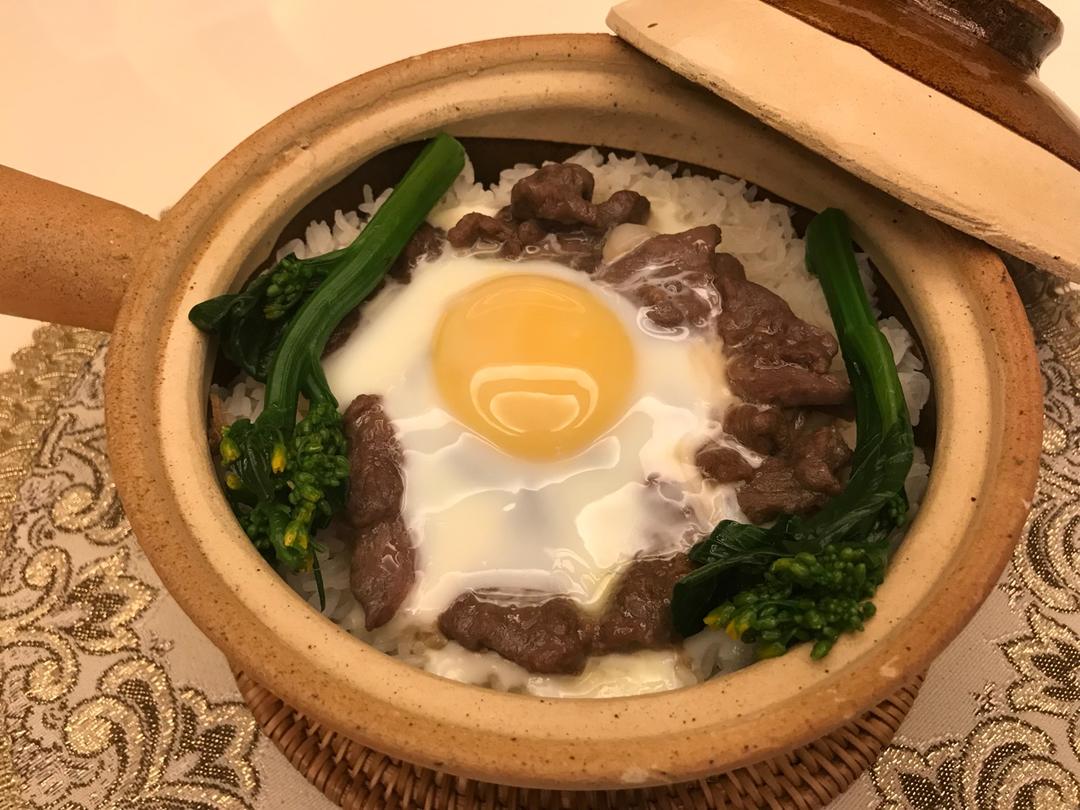 牛肉煲仔饭