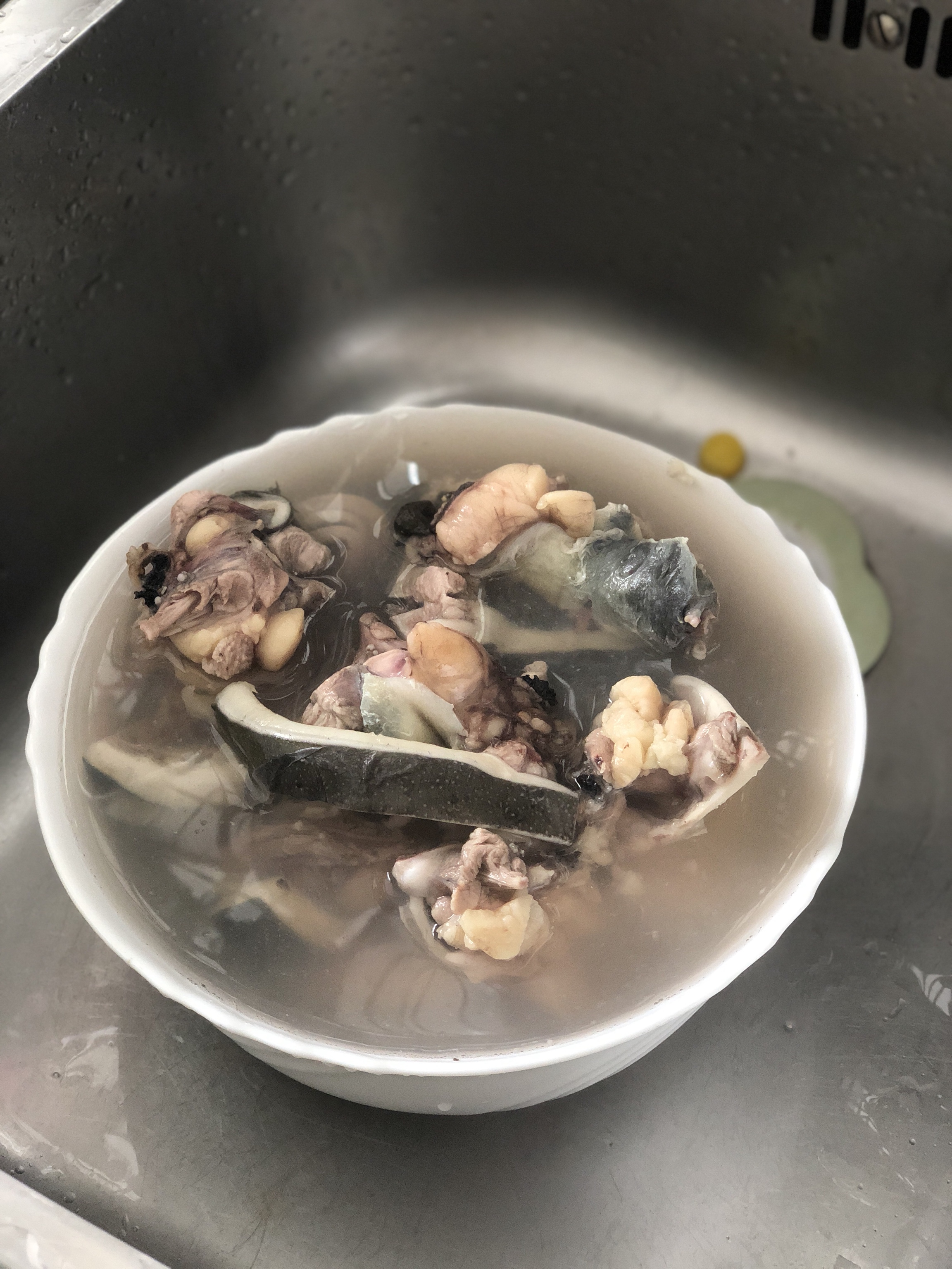 一鳖两吃 山瑞汤+红烧甲鱼的做法 步骤2