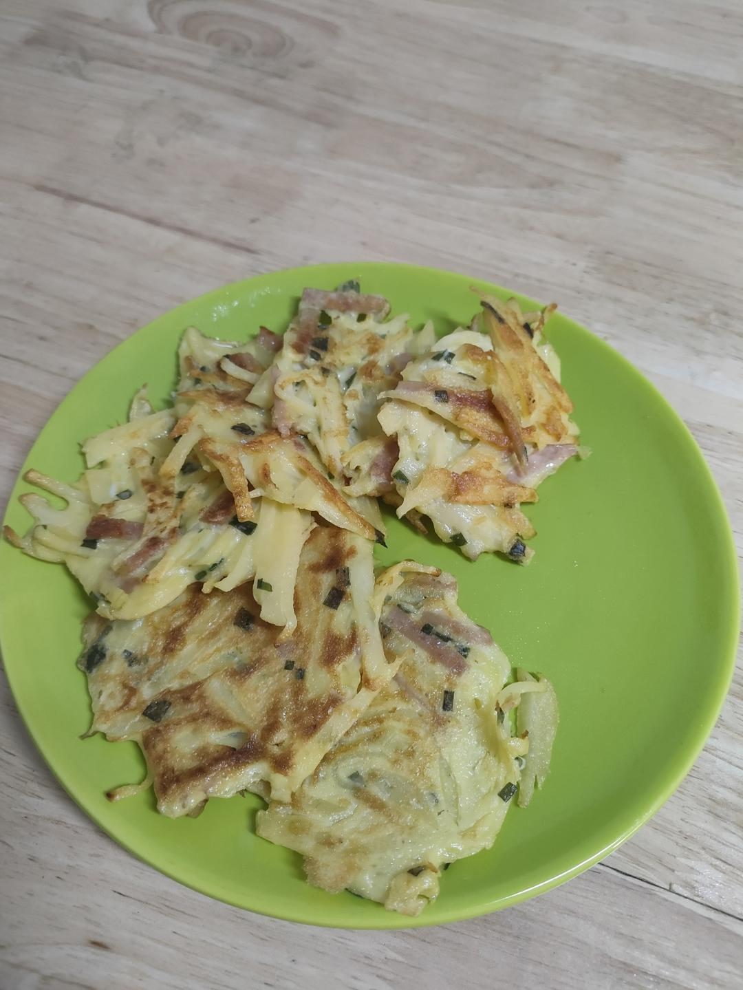 不用揉面❗️上桌就被抢光的土豆火腿饼，吃一次就爱上