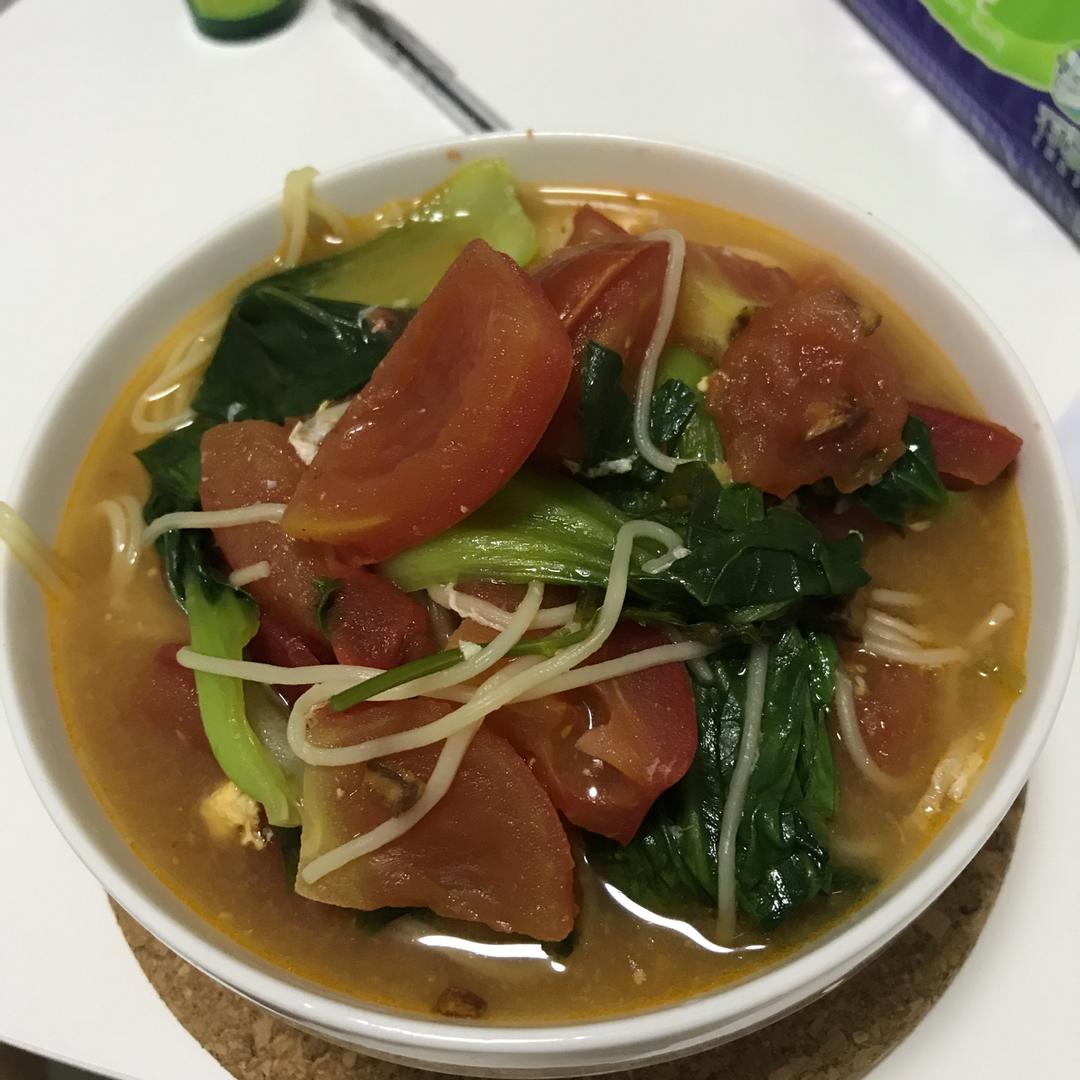 最家常的普通汤面——西红柿鸡蛋龙须面