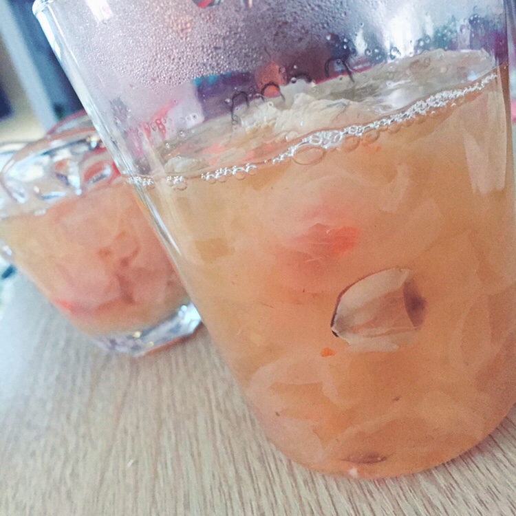 红枣银耳莲子羹