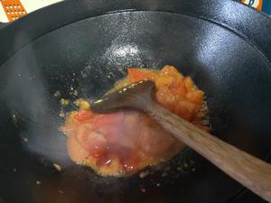 西红柿炒鸡蛋（酸酸辣辣）的做法 步骤6