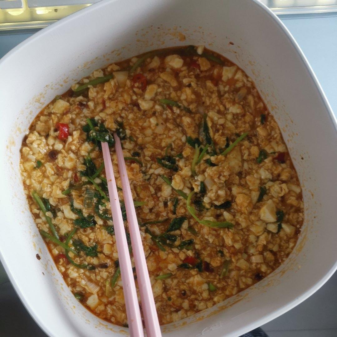 鸡蛋内脂豆腐真的太惊艳了！滑嫩爽口，入口即化，还有那淡淡的鸡蛋香味，配上喜欢的调料，嘎嘎香，嘎嘎好吃！低脂高蛋白，饱腹感强，减脂的姐妹快来试试吧！