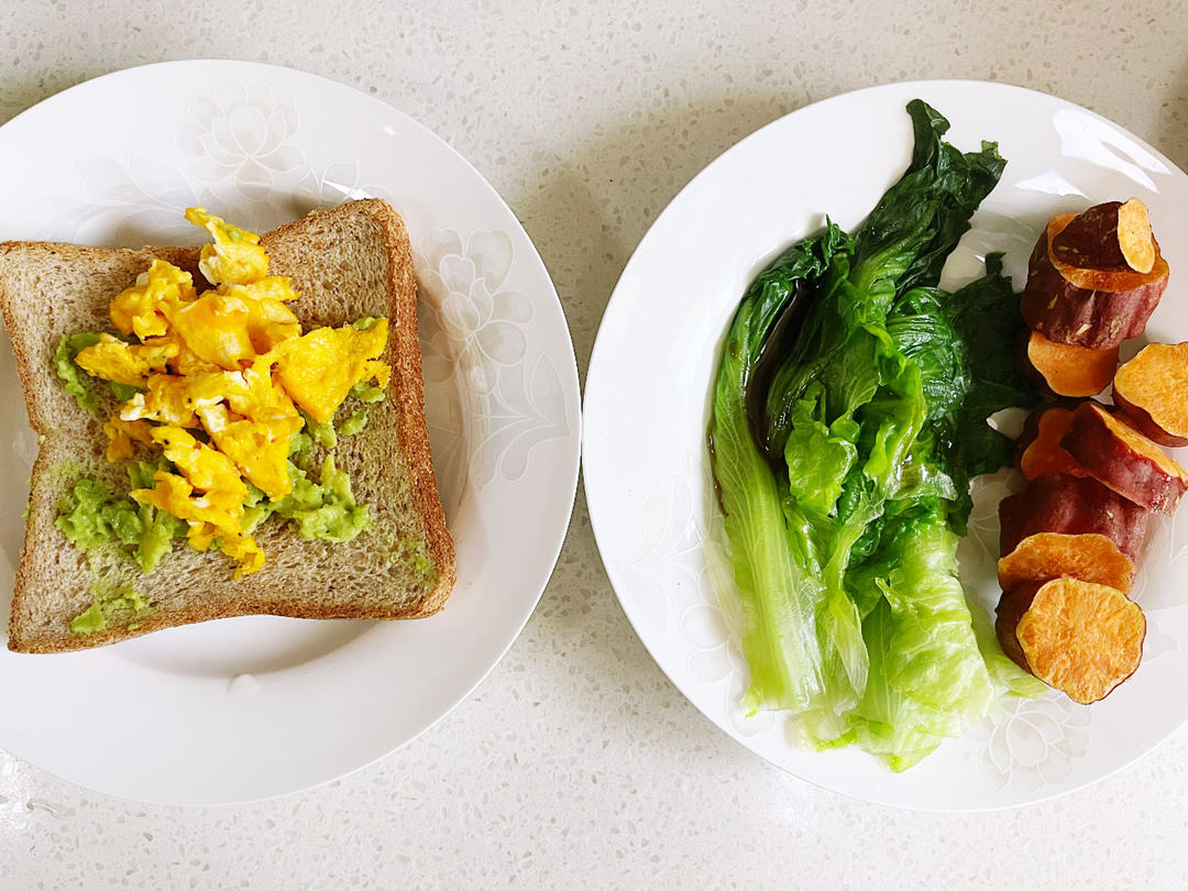 滑蛋牛油果吐司