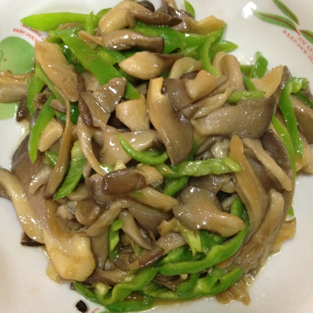 青椒素炒杏鲍菇