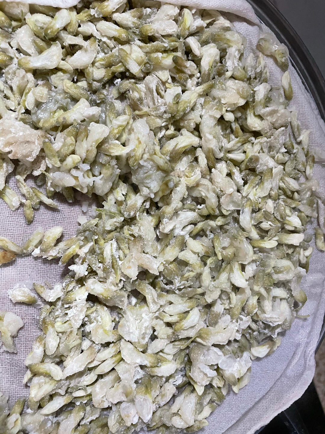 槐花麦饭