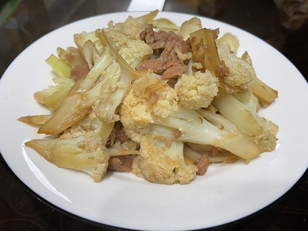 干煸菜花（花菜炒肉）