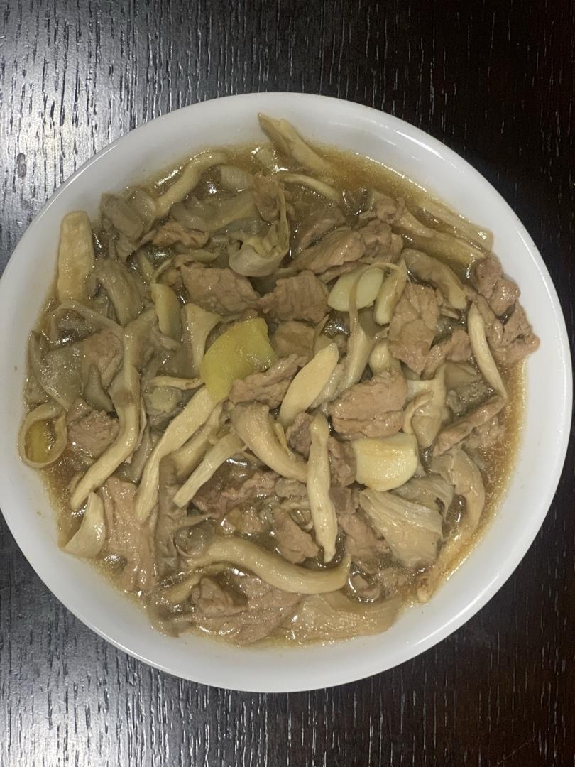 平菇炒肉片（鲜香滑嫩）