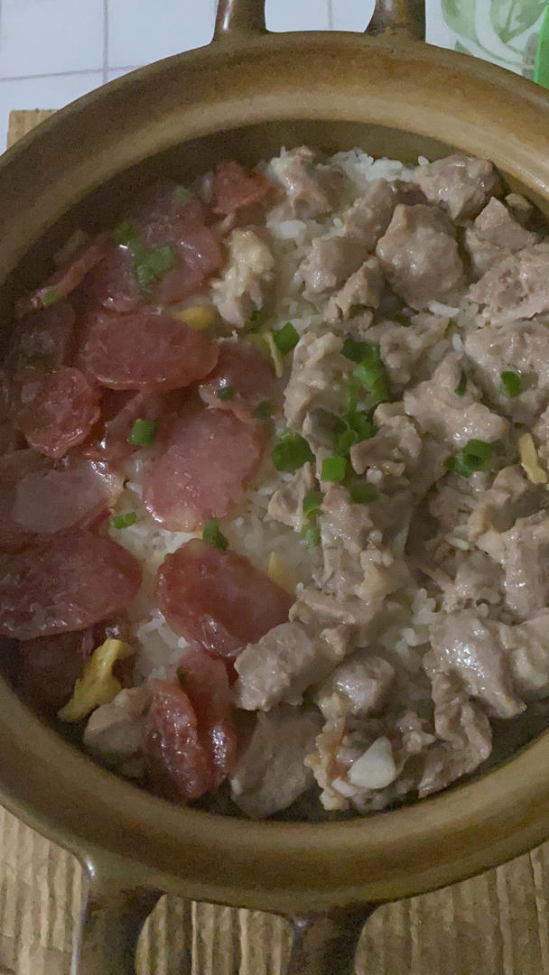 腊味煲仔饭，20分钟饭菜同出