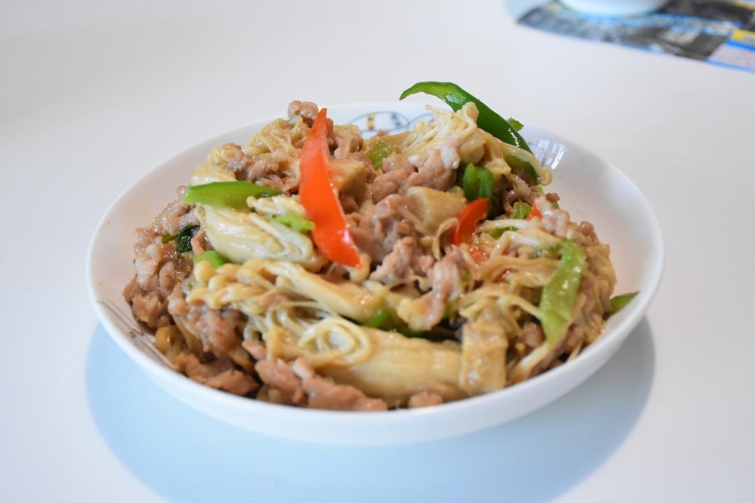 金针菇炒肉丝