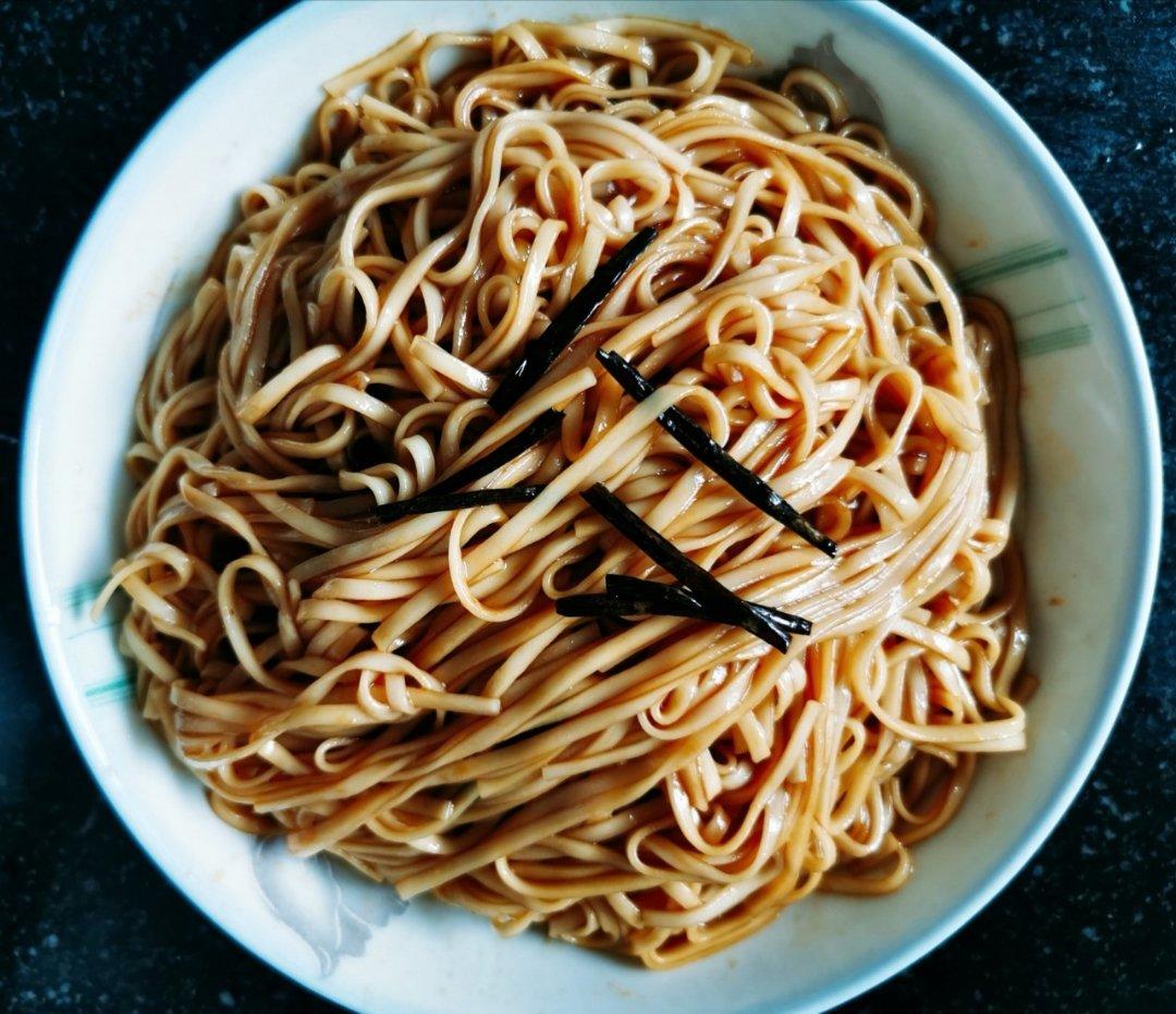 10分钟搞定的一碗葱油拌面