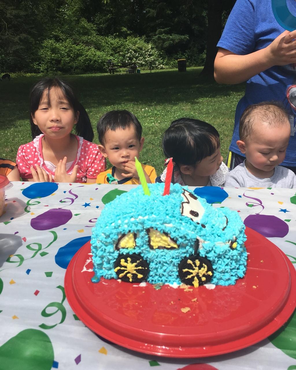 汽车生日蛋糕
