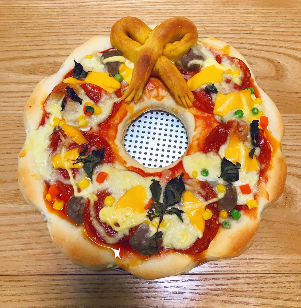 圣诞花环番茄红烩披萨