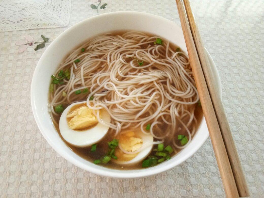 红大仙做的鸡蛋汤面