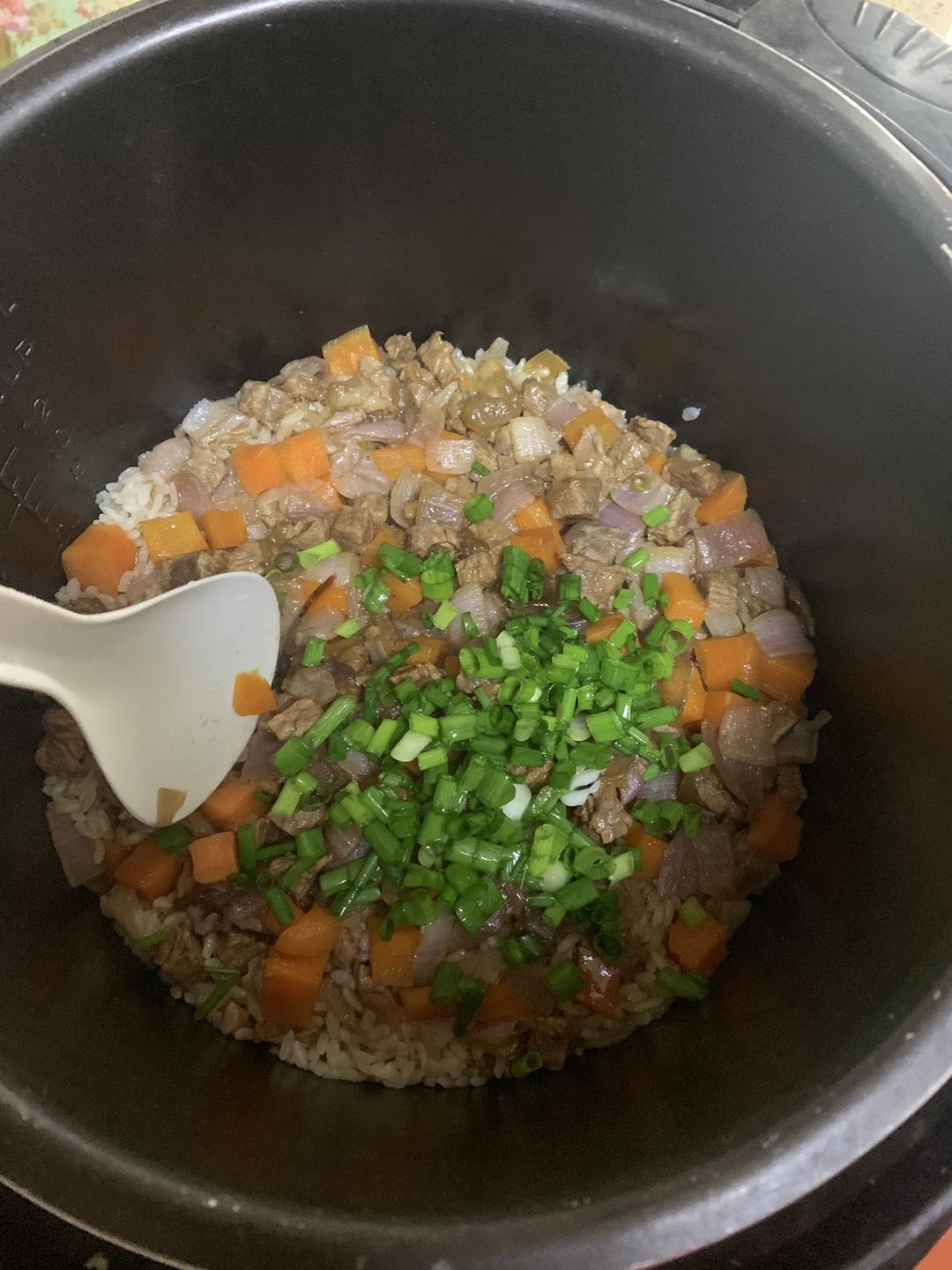 电饭煲牛肉拌饭