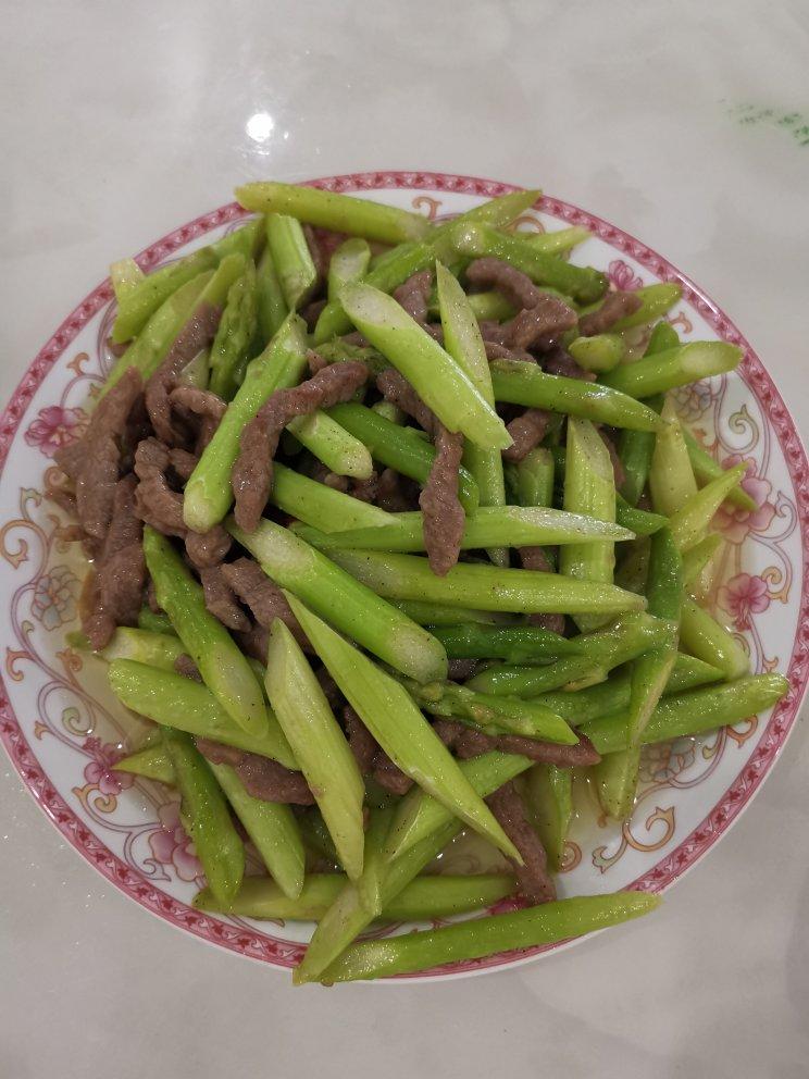 芦笋炒牛肉