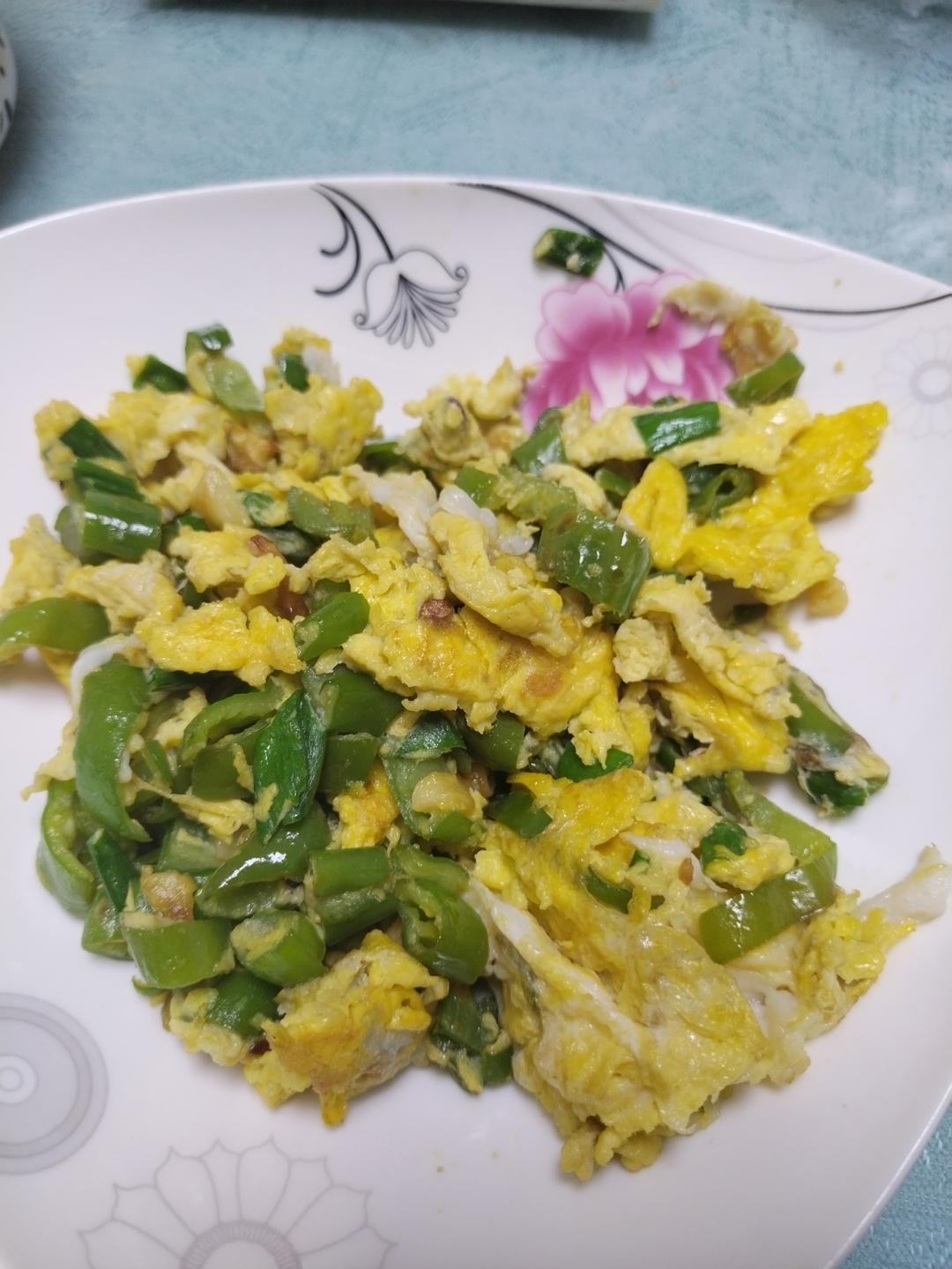 不一样的辣椒炒鸡蛋～下饭神器!