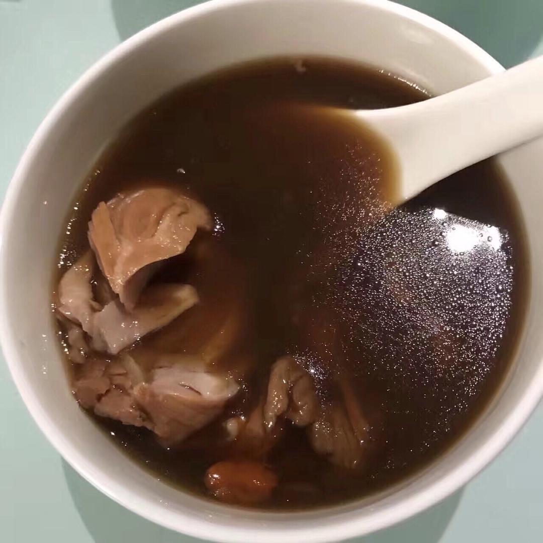 老火靓汤之海带绿豆薏米瑶柱汤