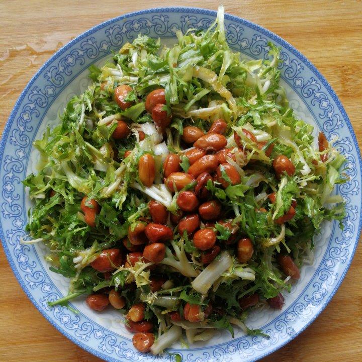 禾如画做的苦苣拌花生米