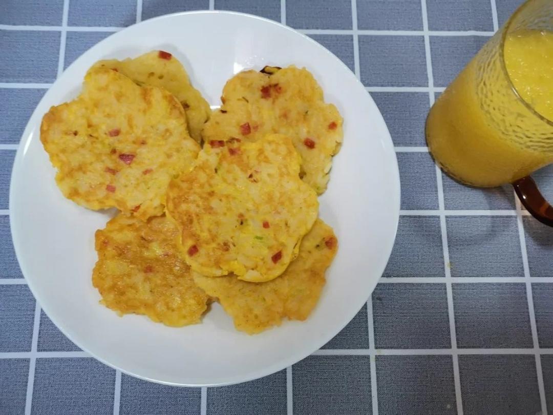 米饭蛋饼（剩米饭煎蛋饼）