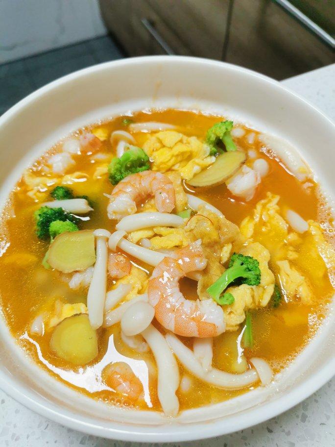 豆腐鲜虾菇菌汤