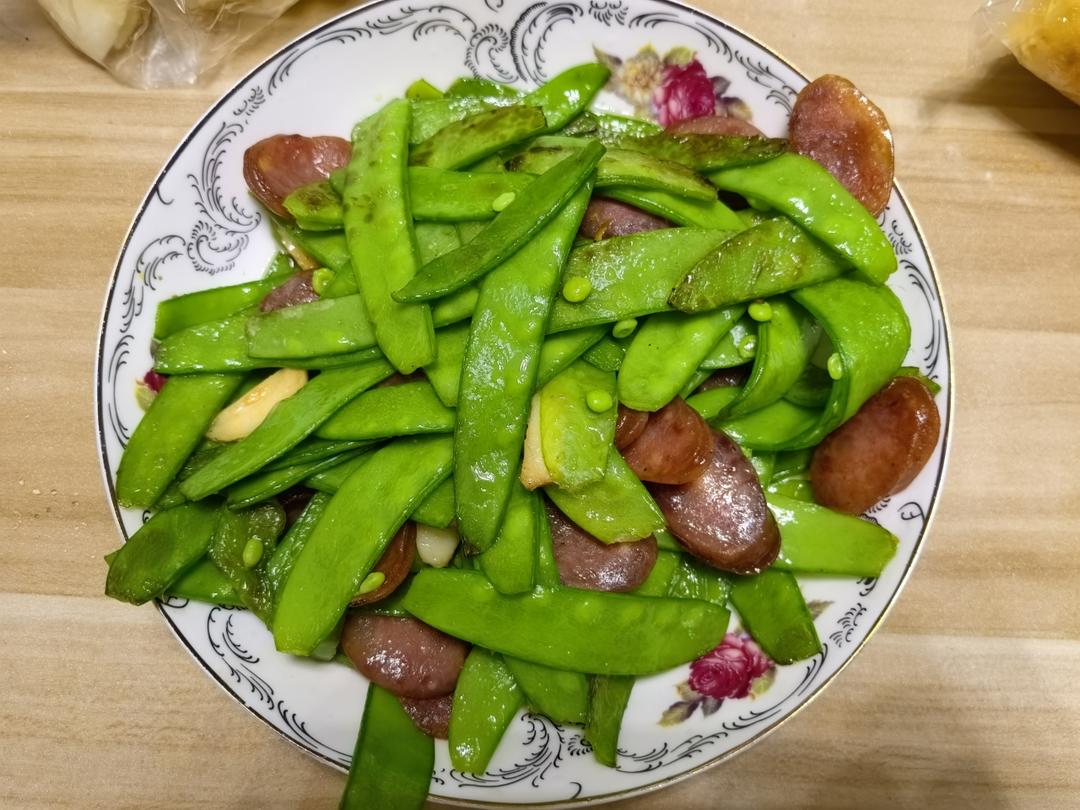 无比简单的荷兰豆炒腊肠，营养又好吃～！