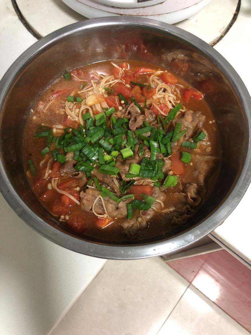 番茄金针菇肥牛