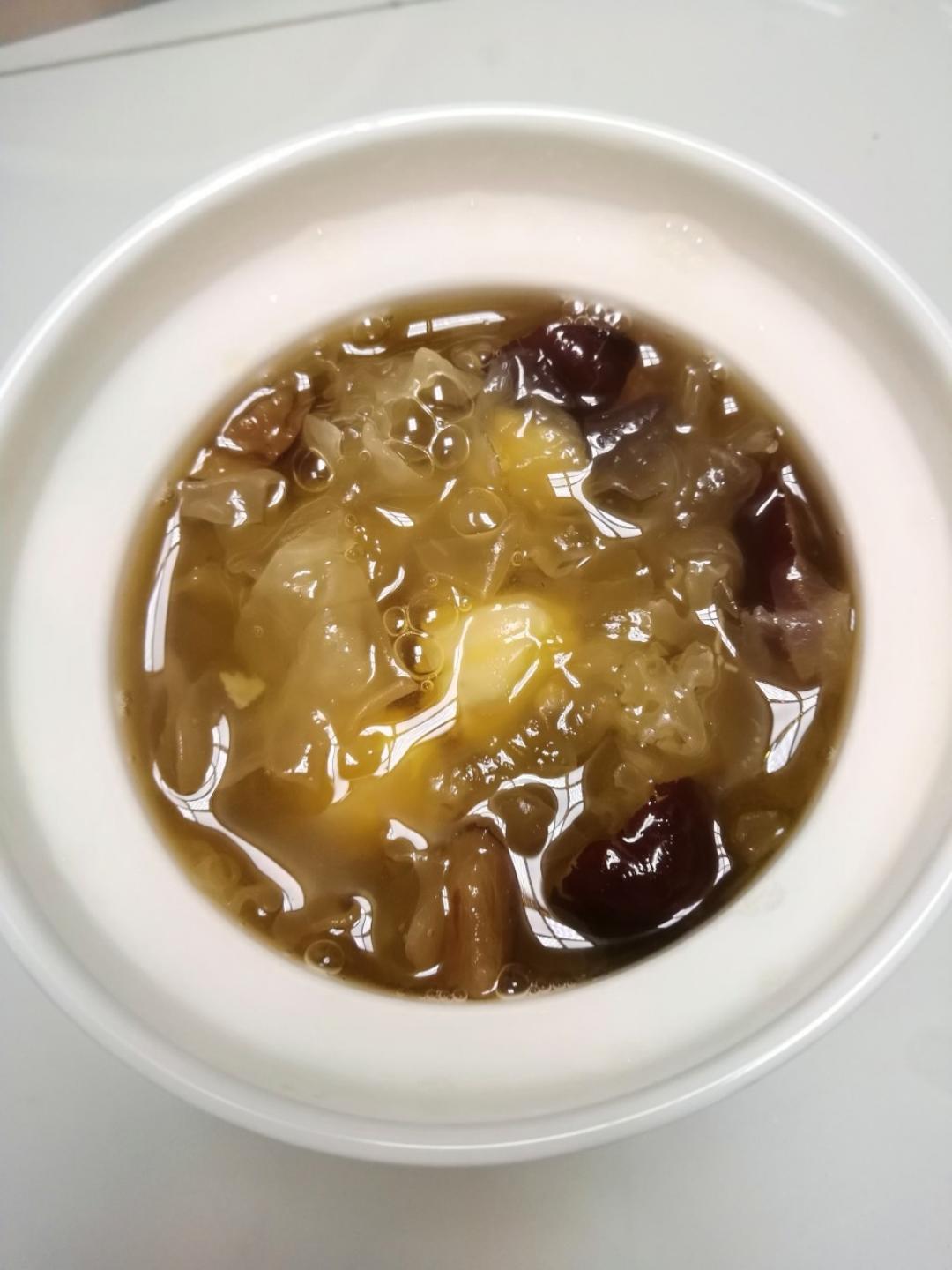 红枣银耳莲子羹