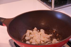 泰式菠萝炒饭 Kao Pad Sapparod ข้าวผัดสัปปะรด的做法 步骤3