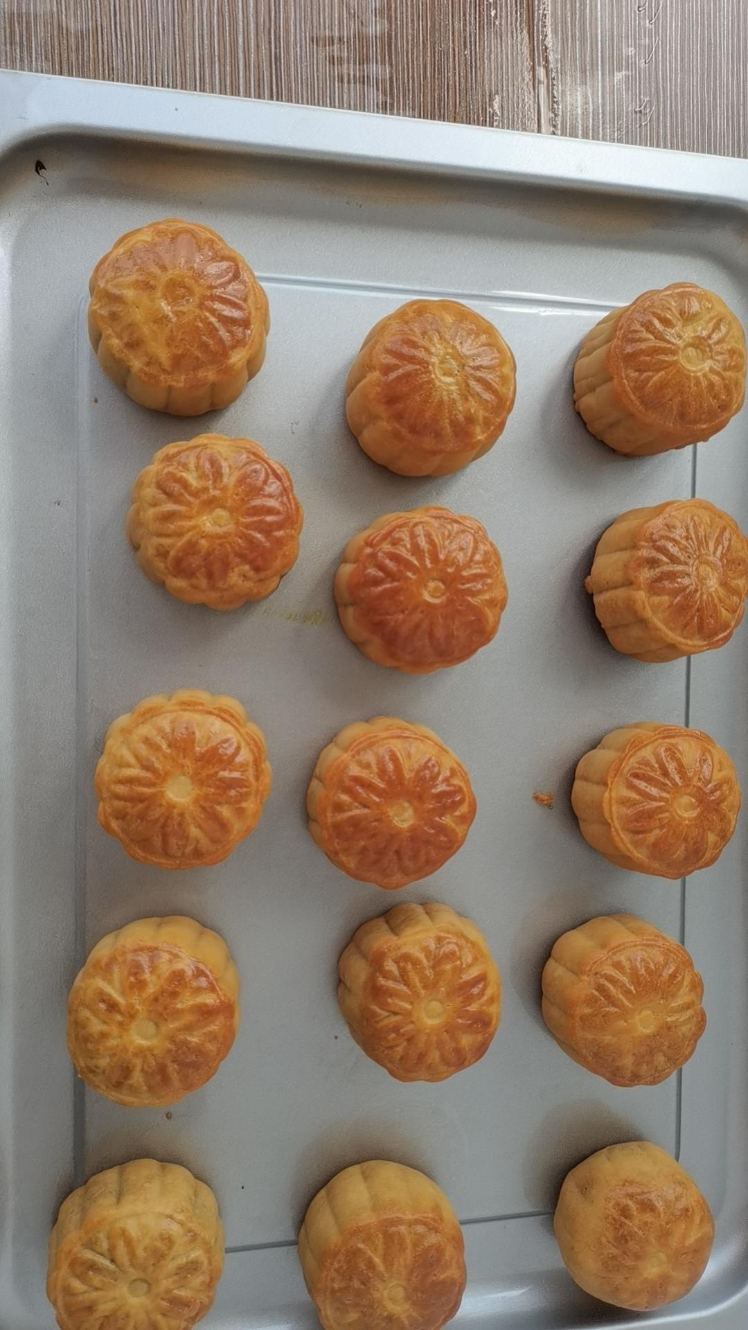 广式月饼——蛋黄莲蓉月饼