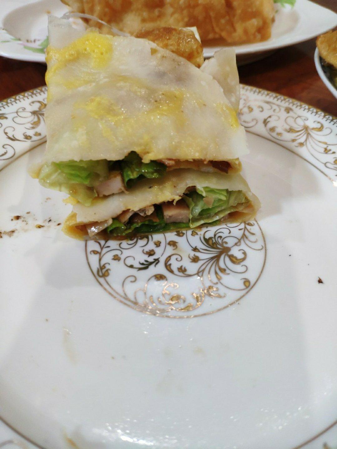 家庭版煎饼果子---快手健康早餐，利用家里现有材料