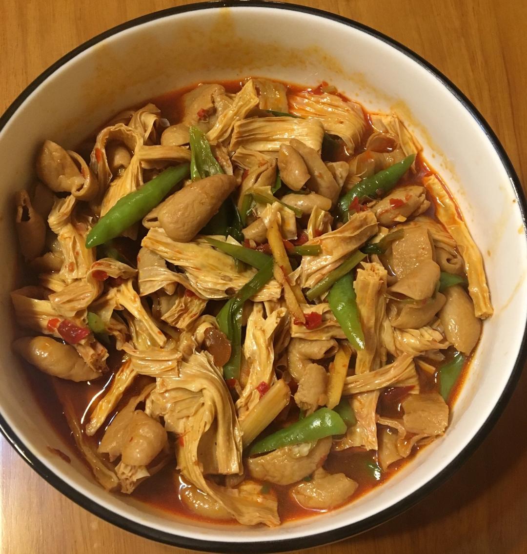 肥肠豆腐煲