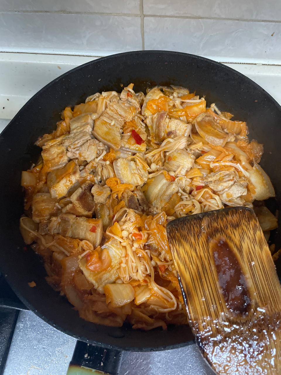 泡菜炒五花肉