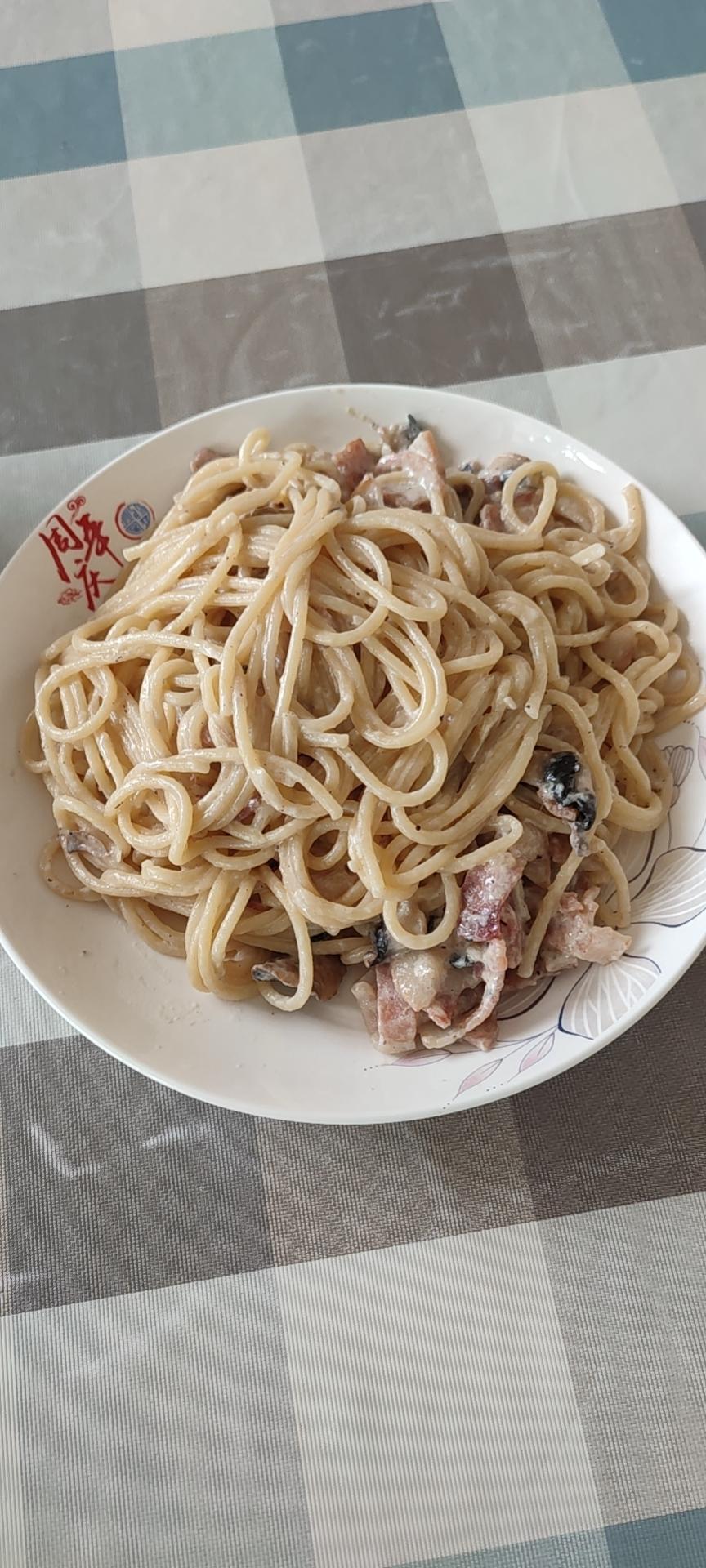 跟着白老师学的培根奶油意面