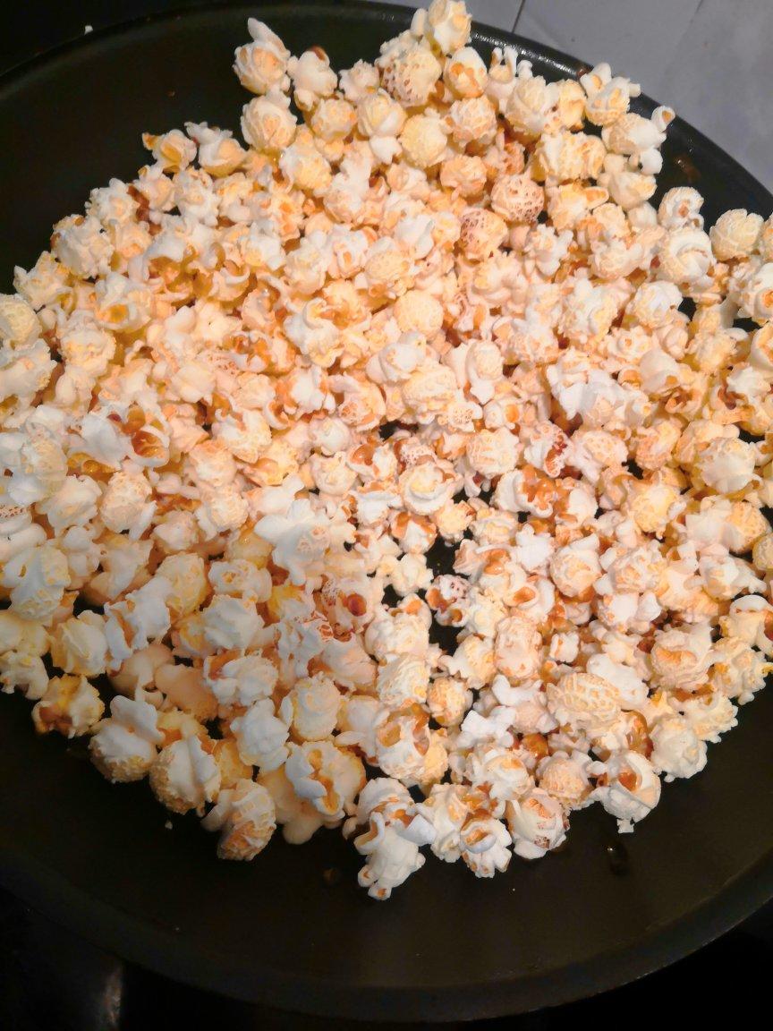 爆米花来了！！！超级简单易上手的焦糖/巧克力爆米花