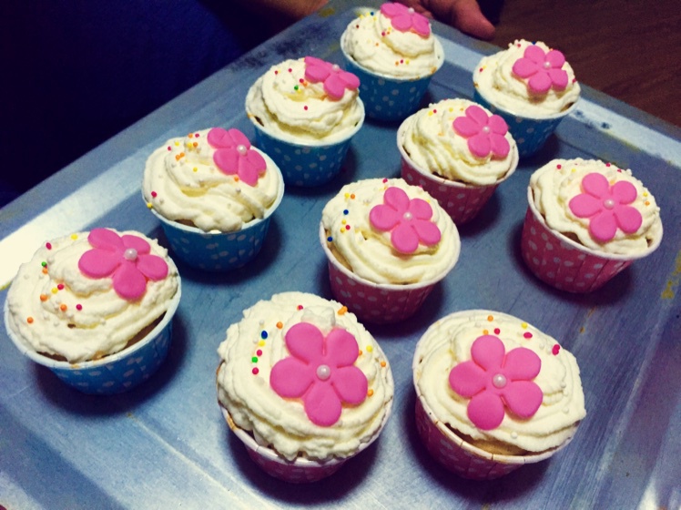 鲜奶油戚风杯子蛋糕（纸杯蛋糕）