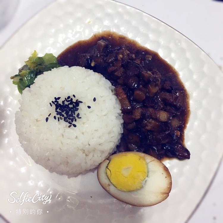 洋葱酥卤肉饭