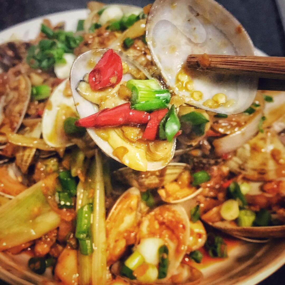 【爆炒蒜蓉花甲图片】邓小姐的私房菜_下厨房