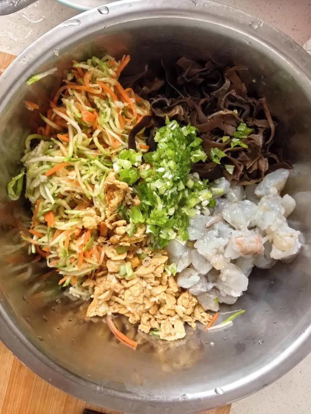 西葫芦鸡蛋虾仁饺