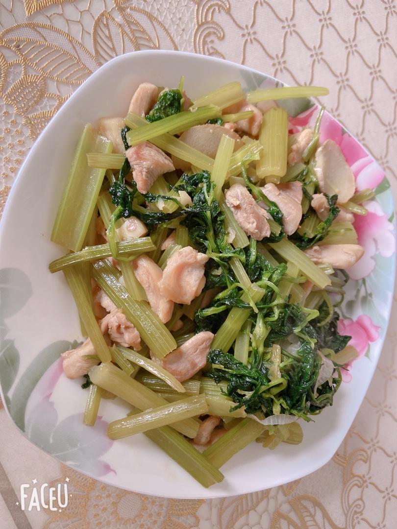 芹菜炒鸡肉