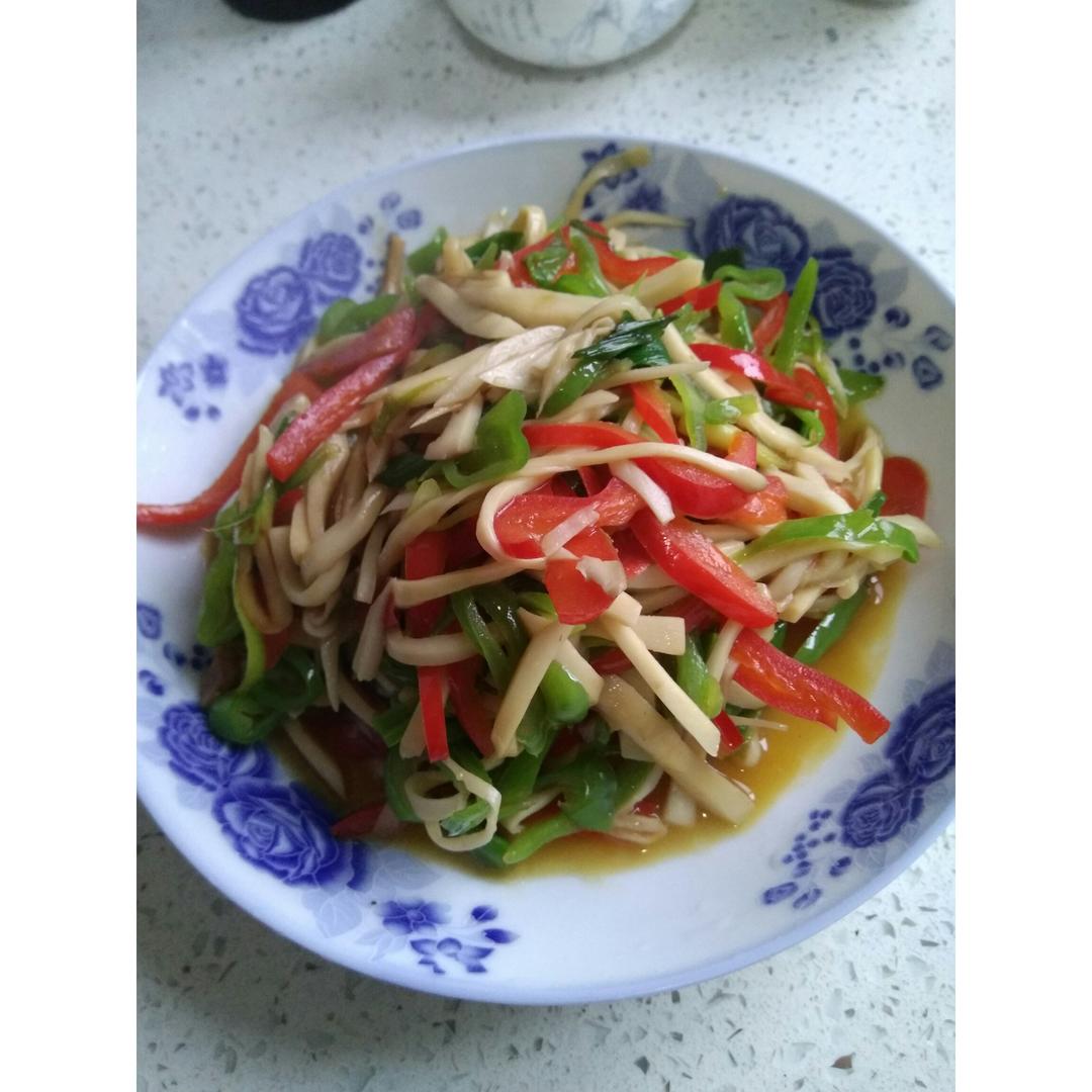 青椒素炒杏鲍菇