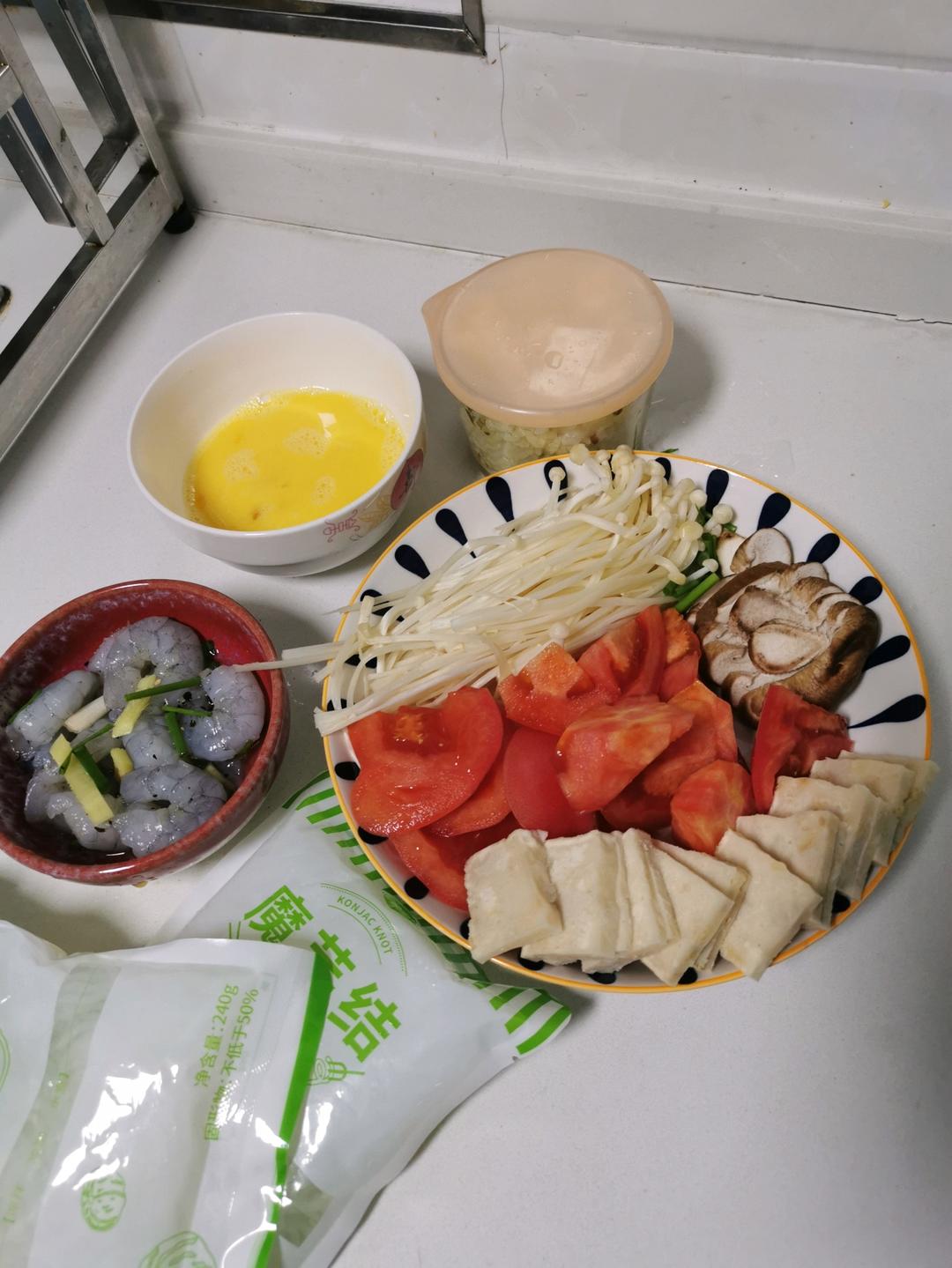 秋冬减脂靓汤，超鲜美番茄魔芋虾仁汤